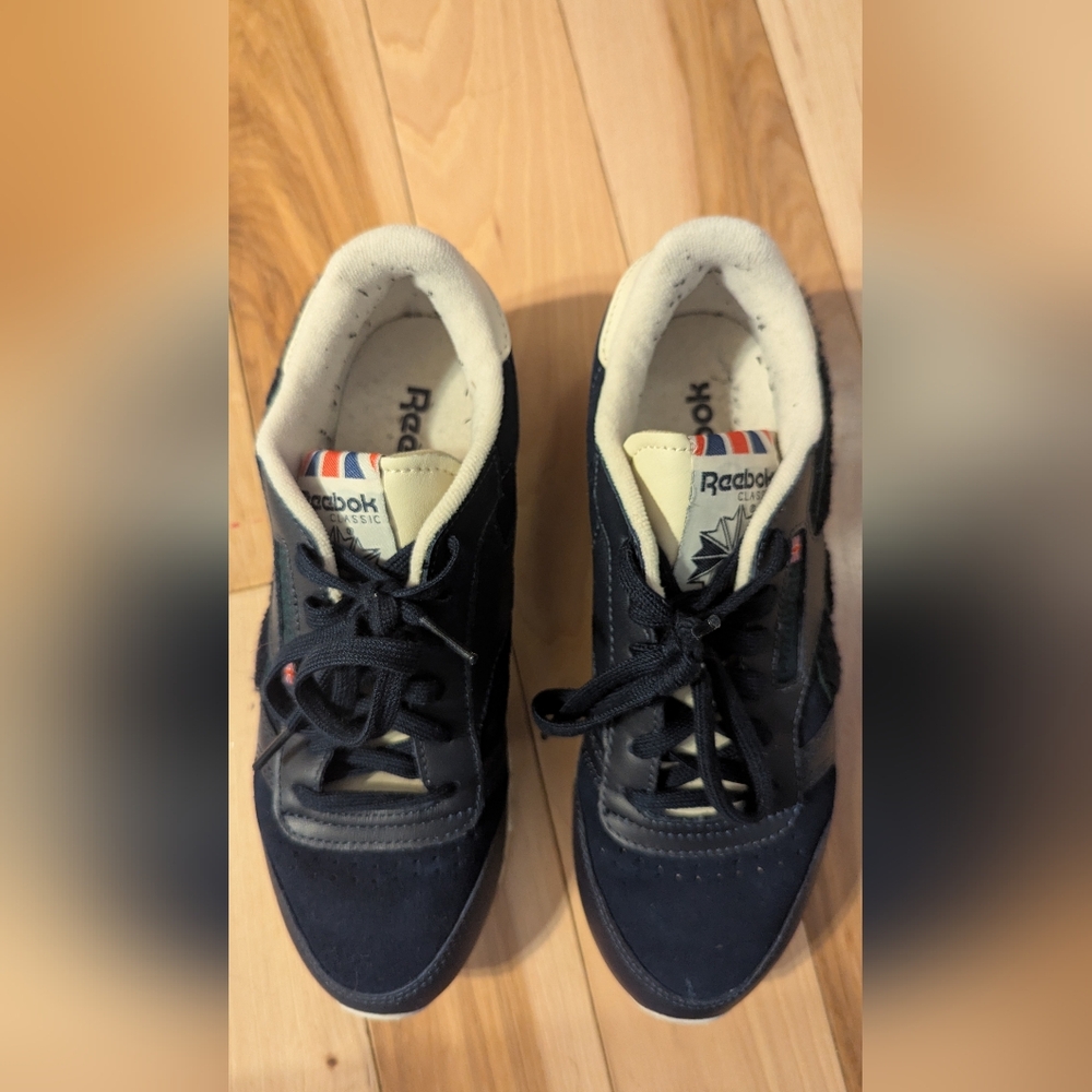 Classic Reebok Navy Sneakers With Special Edition Wool Detail. W Size 6.5